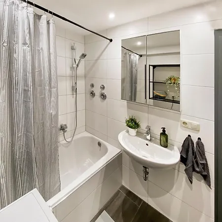 Gemütliche Oase In Der Innenstadt, Zwei Minuten Zum Rathaus * Augsburgo