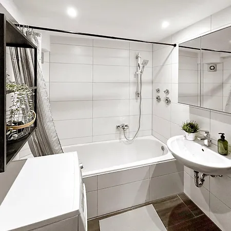 Gemuetliche Oase In Der Innenstadt, Zwei Minuten Zum Rathaus *